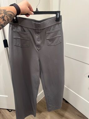HALARA gray Button-Front Crop Pants